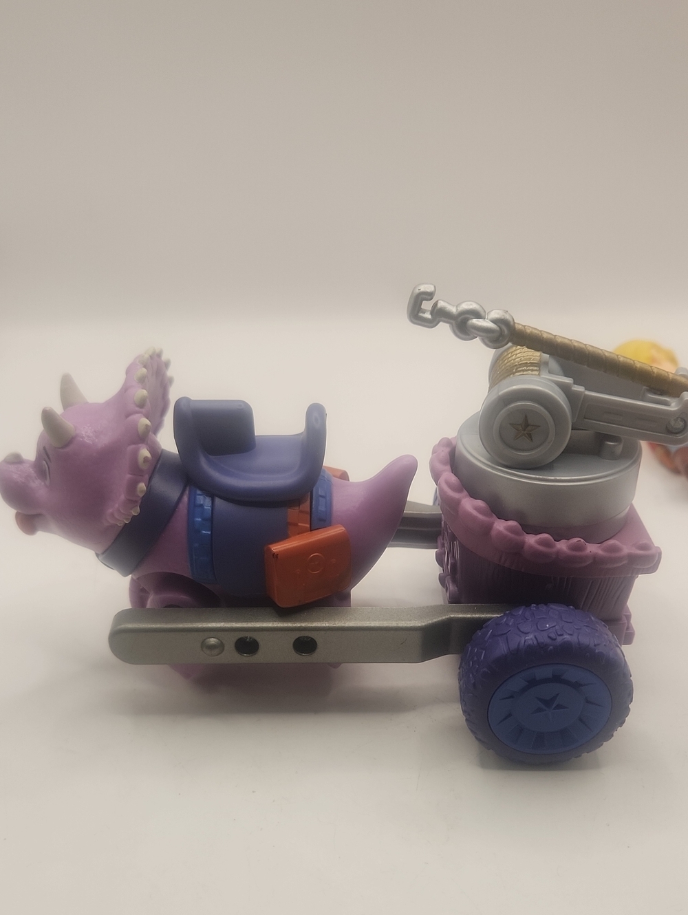 Disney Dino Ranch Figures - Picture 4 of 7
